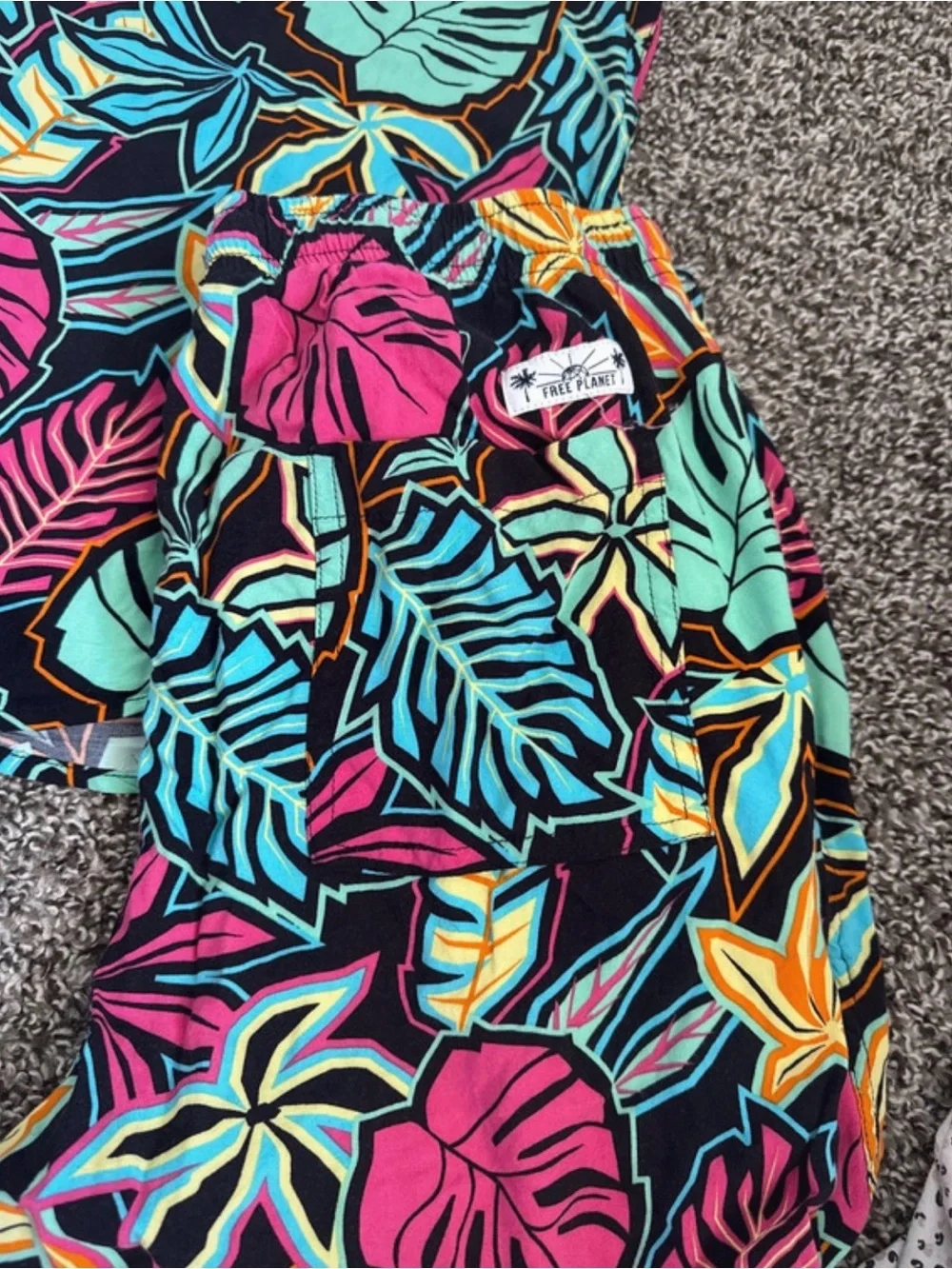 Free Planet Neon Tropical Leaf Button-Up Set